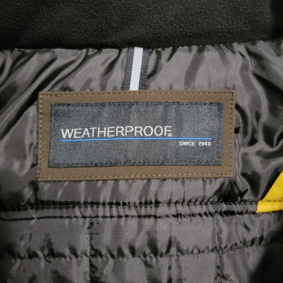 Weatherproof winter jacket - Picture 6 of 7